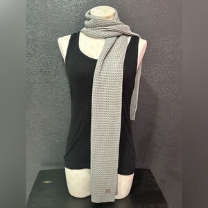 CALVIN KLEIN Women’s Gray Waffle Knit Scarf